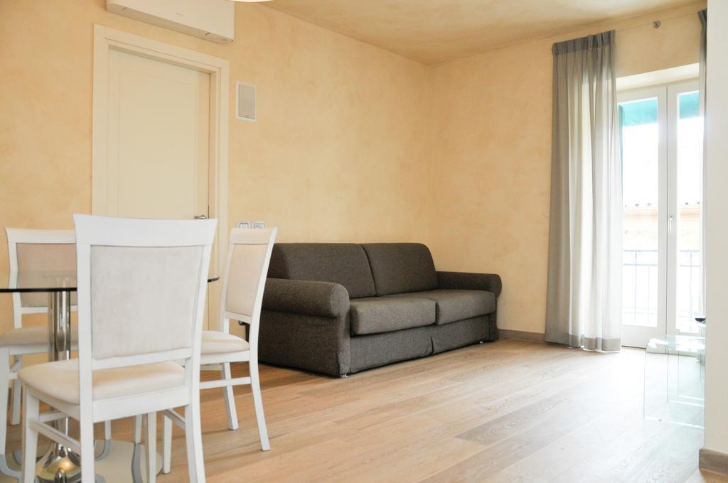 Lazise Boutique Apartment Lago E Relax Δωμάτιο φωτογραφία